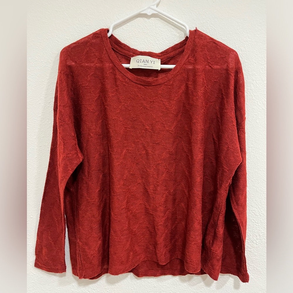 Qian Yi Red Top
